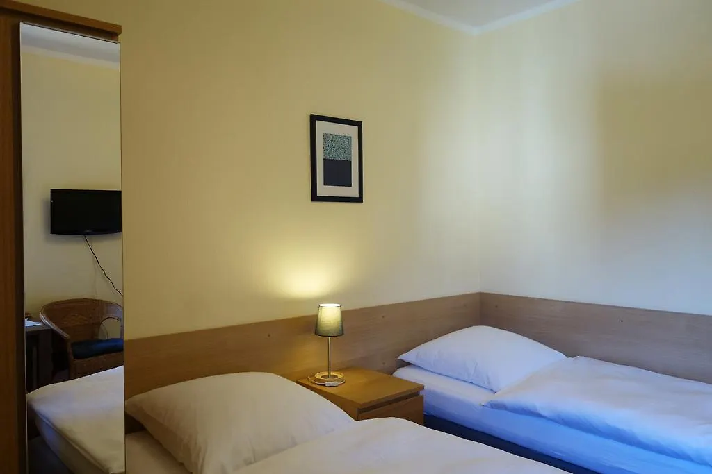 Pension Am Helenenwall Cologne 2*,