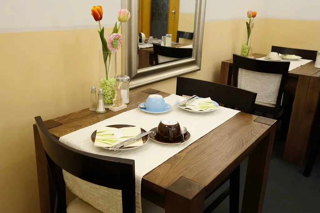 Guest house Pension Am Helenenwall Cologne