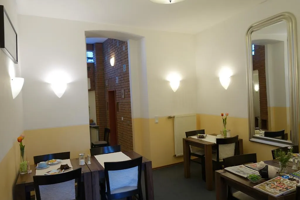 Guest house Pension Am Helenenwall Cologne